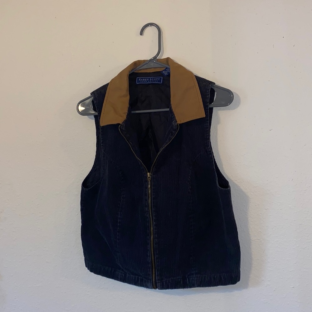 Karen Scott. Black. Medium Corduroy Vest with camel colored collar